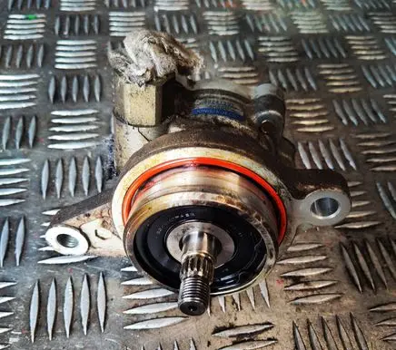 Nissan X-Trail T30 Power steering pump 8H800