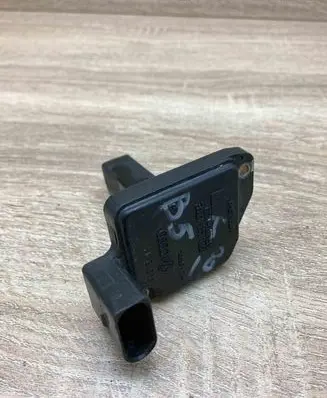 Volkswagen PASSAT B5 Mass air flow meter 078133471E AFH7008D
