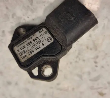 Volkswagen PASSAT B6 Air pressure sensor 038906051C 0281002401