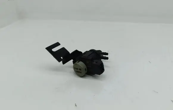 Volkswagen PASSAT B5 Turbo solenoid valve 1J0906283A