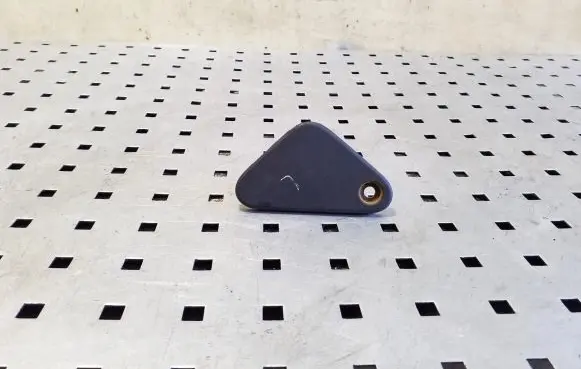 Volvo XC70 Radiator mount bracket 30723366