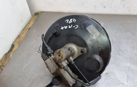 Ford C-MAX I Brake booster 3M512B195AH