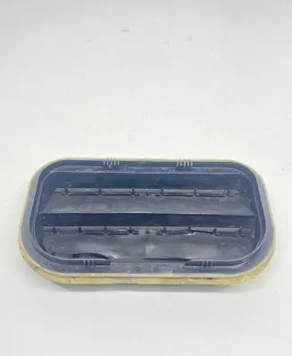 Volkswagen Caddy Quarter panel pressure vent 7L0819181