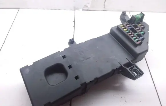 Opel Vectra C Fuse module 09226554 24443147