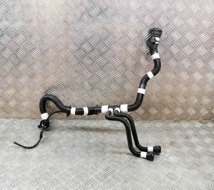 Engine coolant pipe/hose