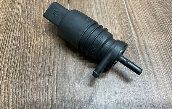 Mercedes-Benz SL R129 Windscreen/windshield washer pump PA6GBGF30