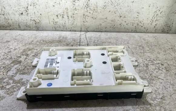 Dodge Challenger BSM Control unit 68186567AE 68186570AE YH211500705