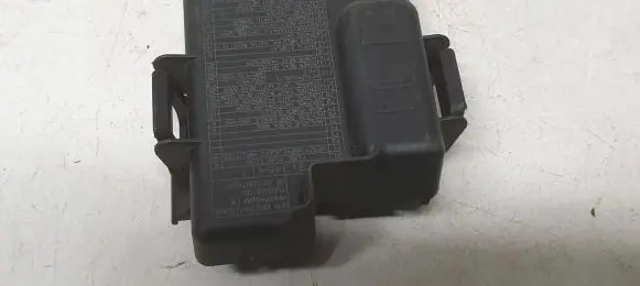 Volvo V70 Fuse box cover 31300188