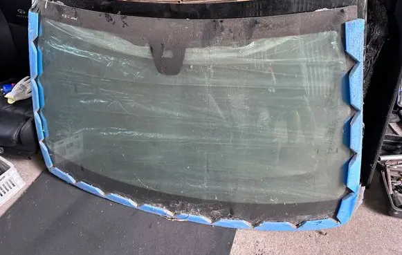 Mercedes-Benz C W205 Front windscreen/windshield window BMC2015