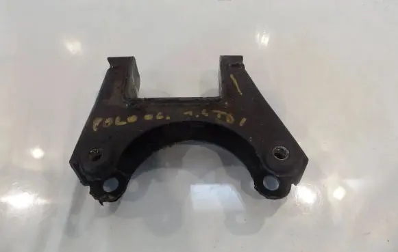 Volkswagen Polo Gearbox mounting bracket