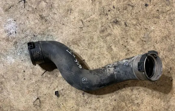 Intercooler hose/pipe