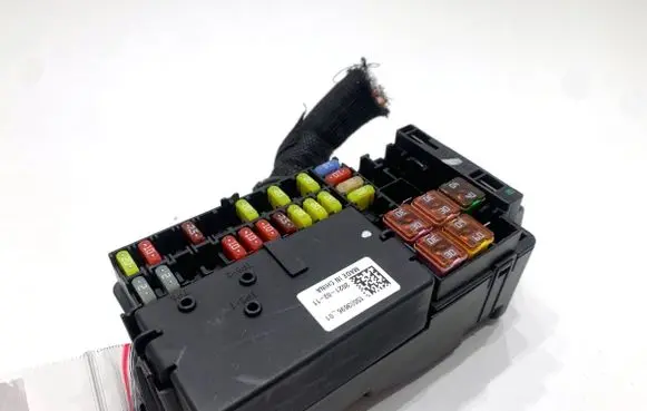 Opel Astra K Fuse box set 15533696