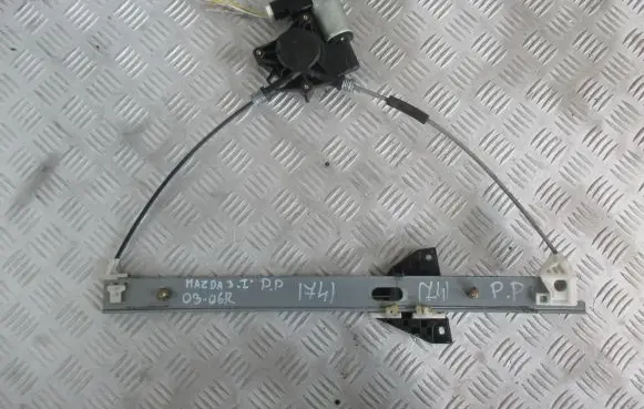 Mazda 3 I Front door coupe window/glass frame 