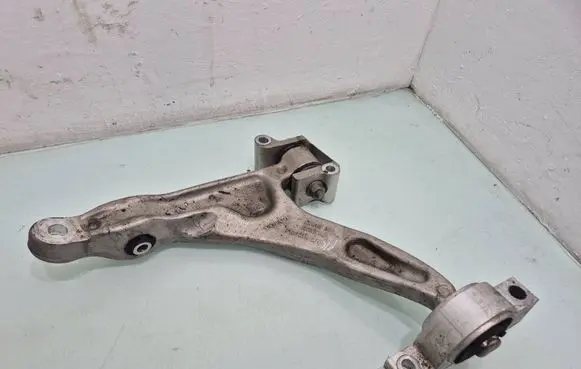 Volvo S60 Front lower control arm/wishbone 