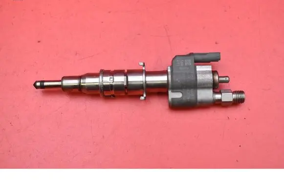 BMW 7 F01 F02 F03 F04 Fuel injector 758904807
