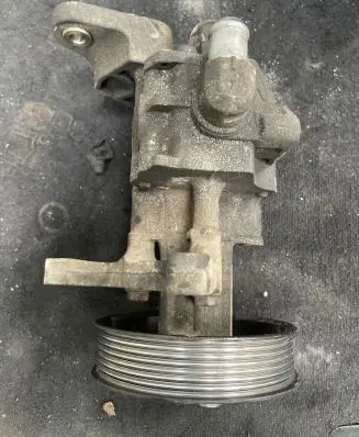 BMW X5 E70 Power steering pump 679646202 5002445