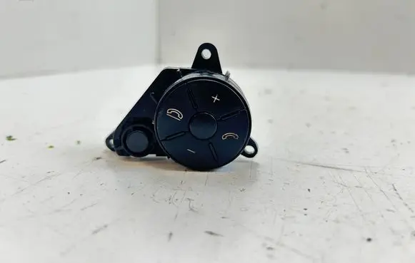 Mercedes-Benz Sprinter W906 Steering wheel buttons/switches 9069052000