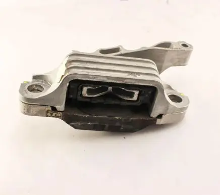 Engine mount bracket
