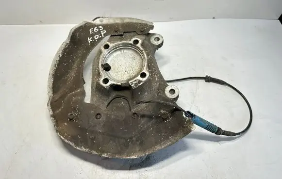 BMW 6 E63 E64 Front wheel hub spindle knuckle 6762017 31216762017