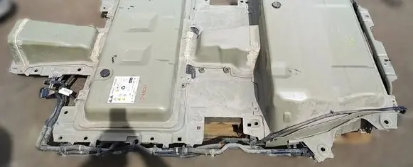 Peugeot 208 II Hybrid / electric car battery 9827789180 9827789580