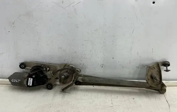 Mitsubishi Colt Front wiper linkage and motor 8250a231
