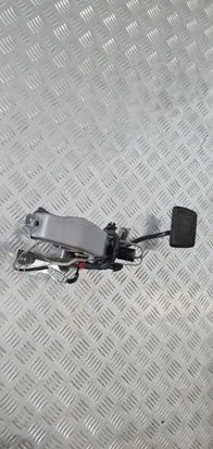 Toyota RAV 4 (XA30) Brake pedal