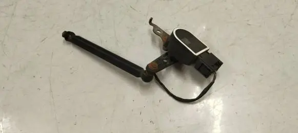 Headlight/headlamp level sensor
