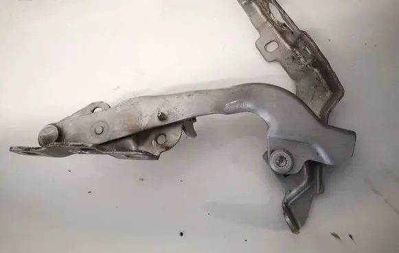 Mercedes-Benz A W176 Engine bonnet/hood hinges A1768800328