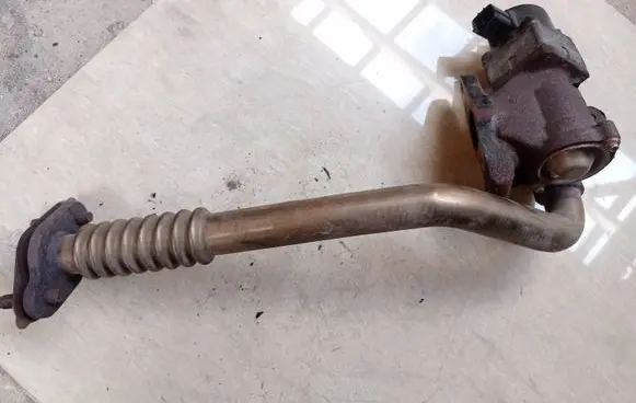 Nissan Almera Tino EGR valve