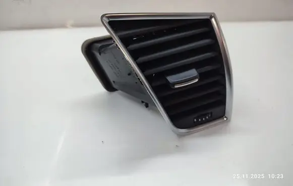 Audi Q5 SQ5 Dashboard side air vent grill/cover trim 8R2820902