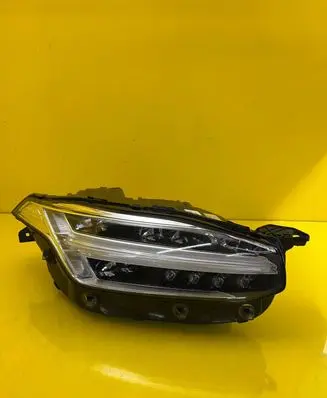 Volvo XC90 Headlight/headlamp 32338953