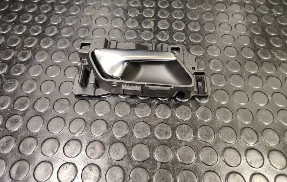 Peugeot 308 Front door interior handle 311337 311308