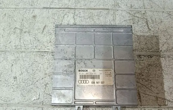 Audi A4 S4 B5 8D Engine control unit/module 8D0907557