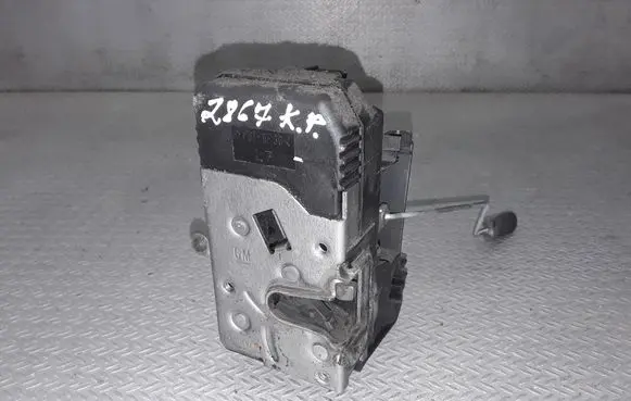 Opel Vivaro Front door lock 8200008260 9166230