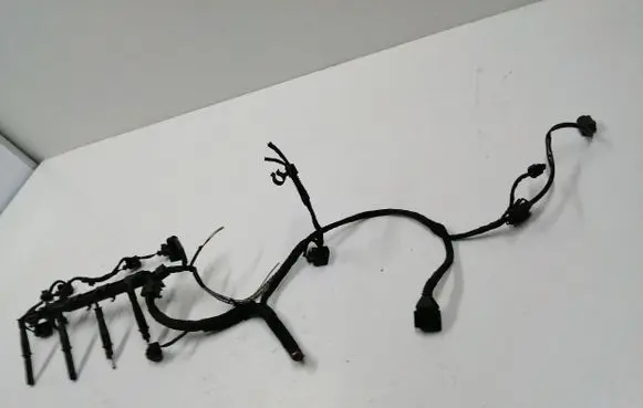 Volkswagen Sharan Fuel injector wires 03L971824D