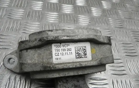 Volkswagen Up Engine mount bracket 1S0199262 VD13704