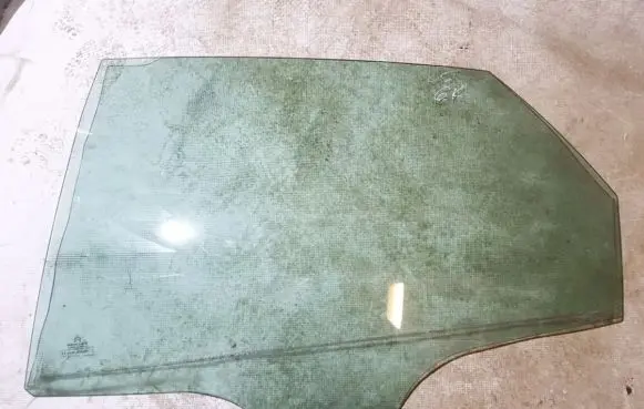 Rear door window glass