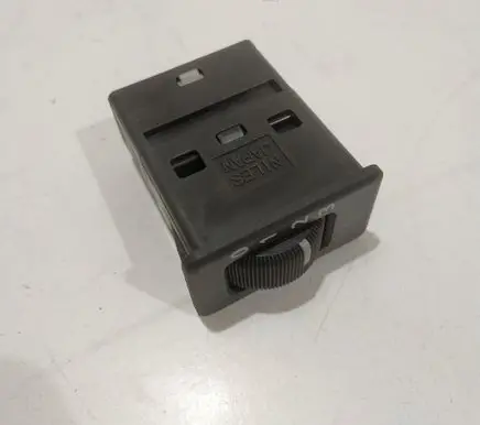 Nissan X-Trail T30 Headlight level height control switch 3627