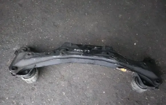 BMW 3 E46 Front axle beam 