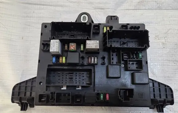 Opel Astra J Fuse box set 13449201
