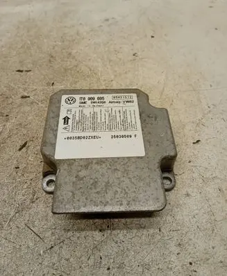 Volkswagen Touran I Airbag control unit/module 1T0909605 05H21S12 25030509F