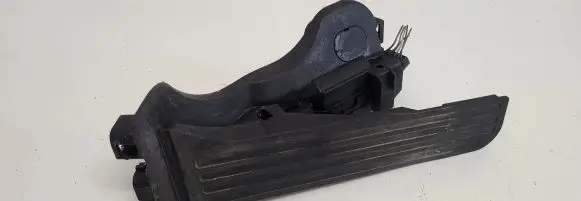 Volkswagen PASSAT B6 Accelerator throttle pedal 1K1721503L 00860000