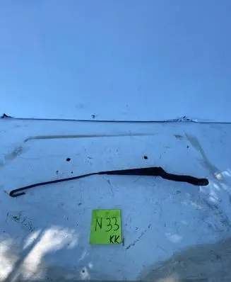 Peugeot 206 Front wiper blade arm