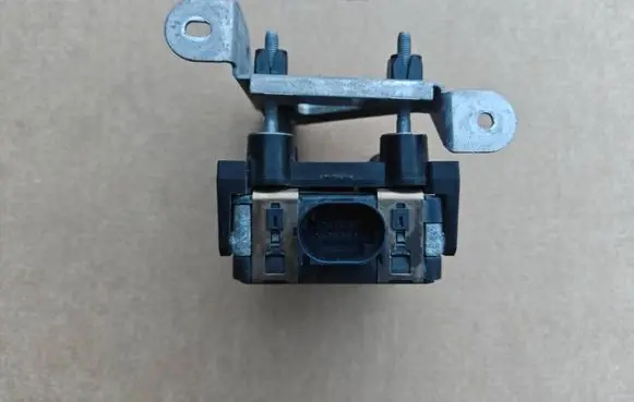 Tesla Model X Distronic sensor radar 0203300565 1057 39R06160