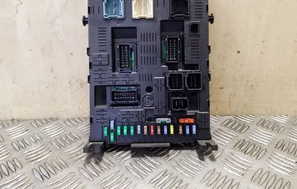 Citroen C4 Grand Picasso Fuse module