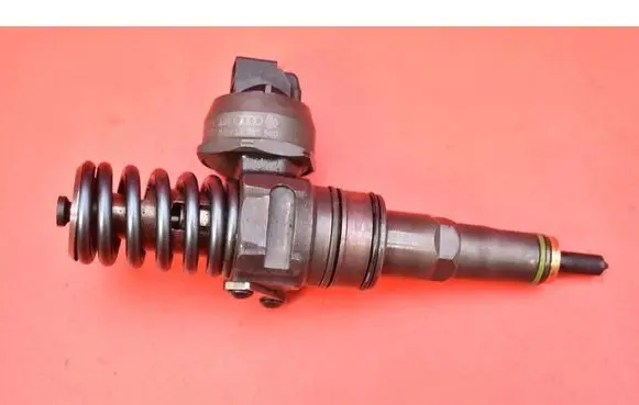 Volkswagen Touran I Fuel injector 038130073AG