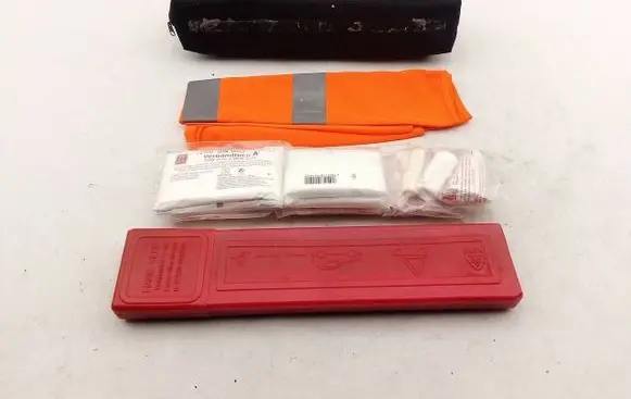 Opel Astra J First aid kit 
