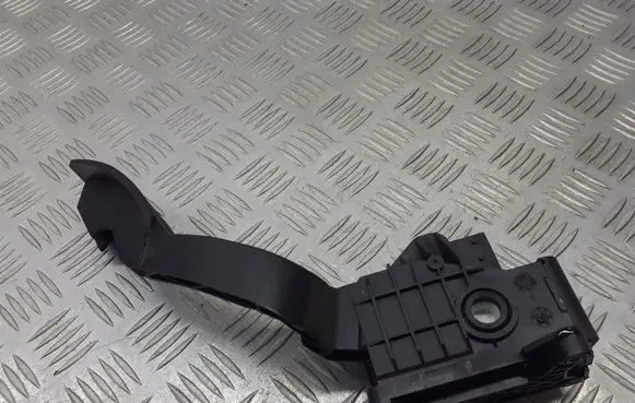Opel Corsa D Accelerator pedal position sensor 55702020