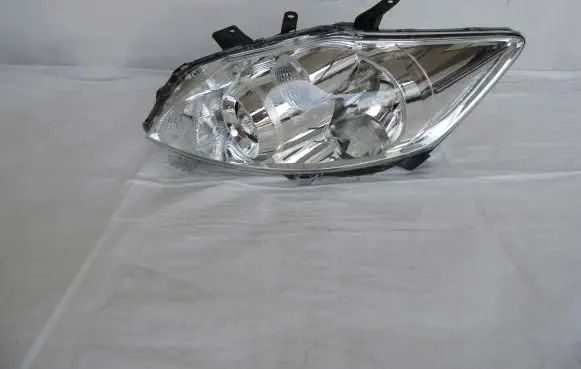 Toyota Auris 150 Headlight/headlamp 8117002540