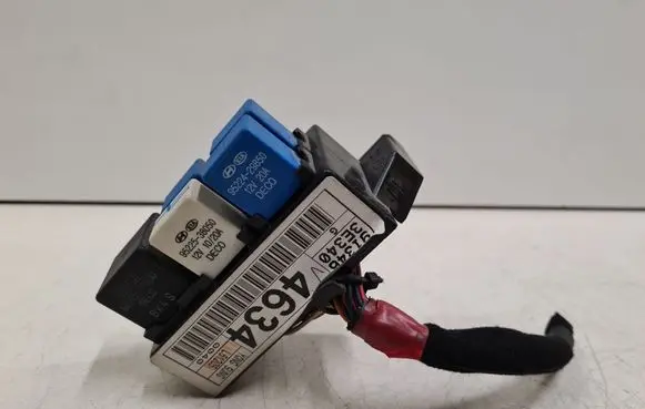 KIA Sorento Relay mounting block 913463E340 4634 L61205
